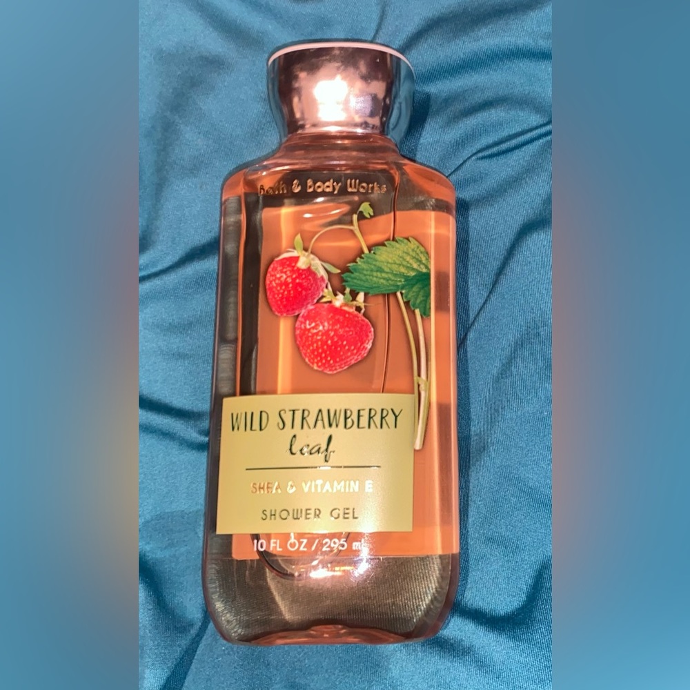 Wild strawberry leaf body wash - 100% full